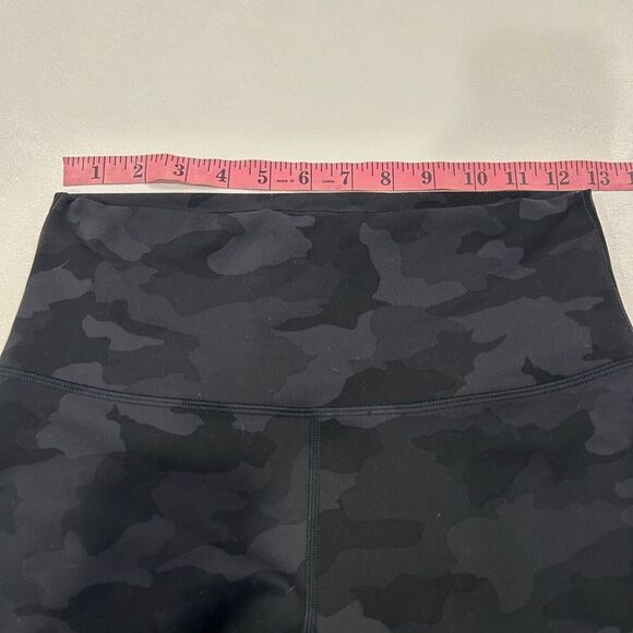 Lululemon Align 10” Biker Shorts Black Camo Size 8 (Minor Flaw) - Picture 6 of 10